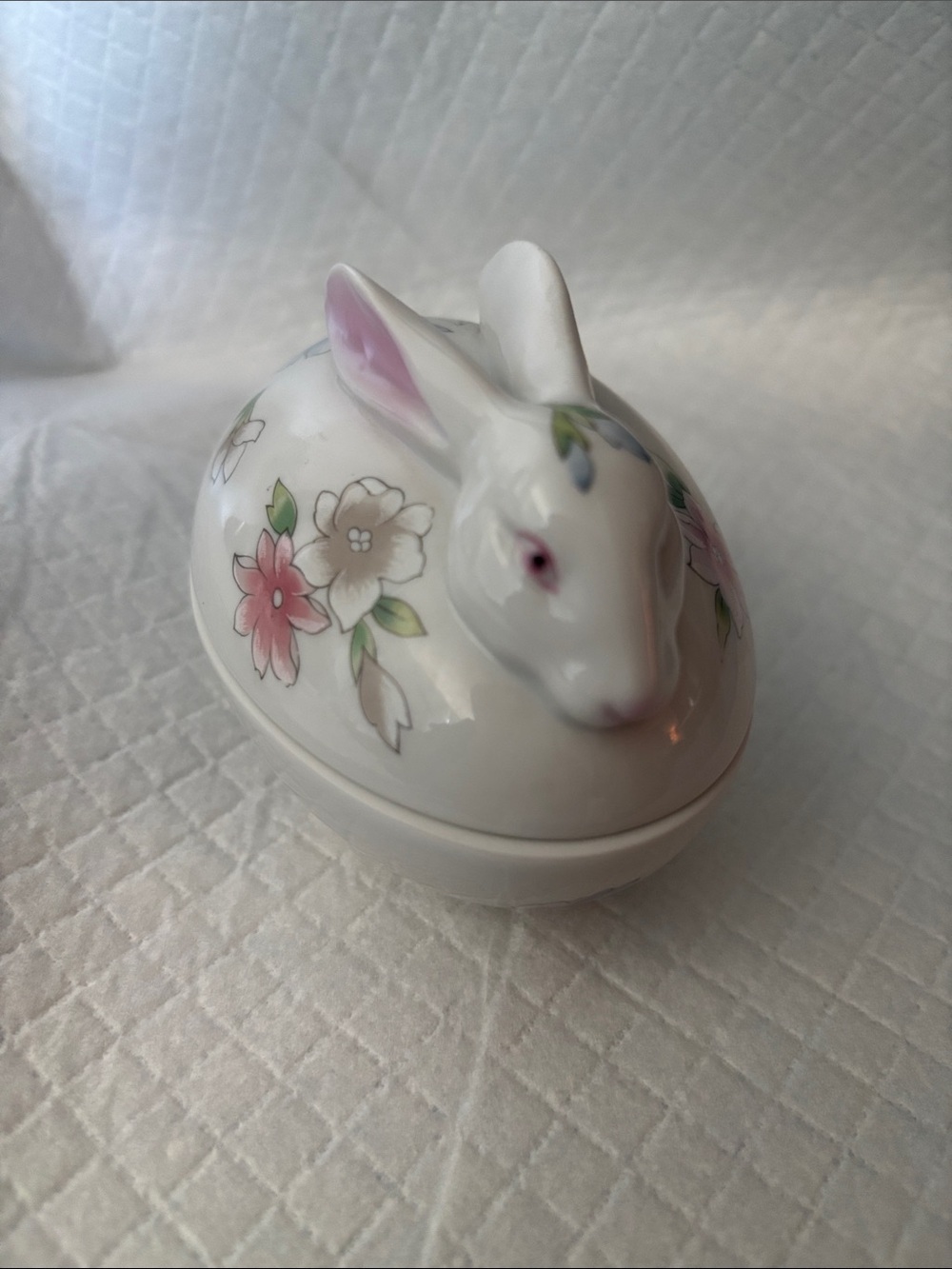BIRKS Porcelain Bunny Floral Trinket Box - White with Multicolour Pastel Flowers